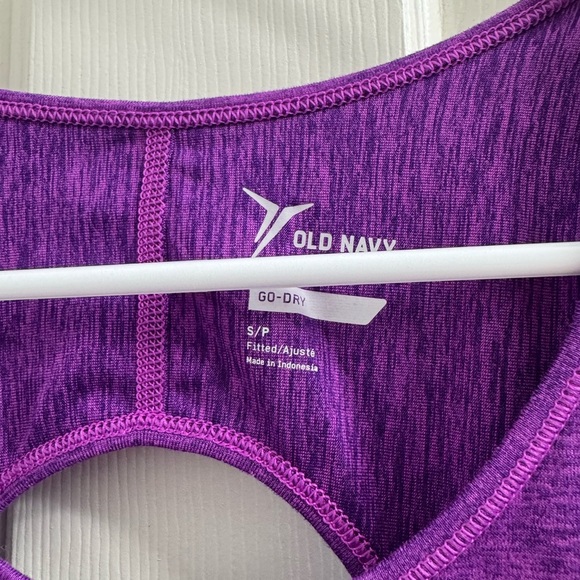 Old Navy Purple Cut Out Sleeveless Activewear Tank Top - Picture 3 of 6